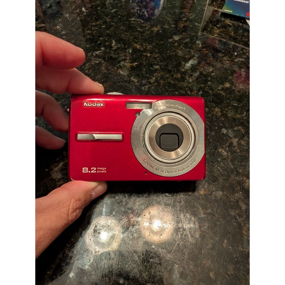 Kodak EasyShare M863 8.2MP Red Digital Camera Tested Working + Battery SD Card